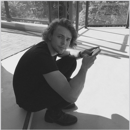 5SOSLocate's tweet photo. #MTVStars 5 Seconds Of Summer https://t.co/7OD1dIc8Gr