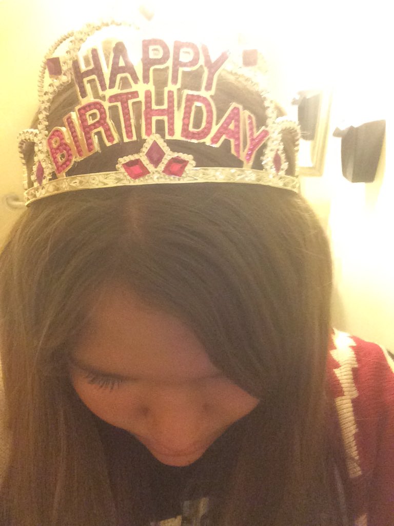 micheals20inch's tweet photo. Your Queen swapped her regular crown with a birthday crown today☺️ thanks for the birthday wishes -Riley👑(Queen) https://t.co/QRmlaMtlhA