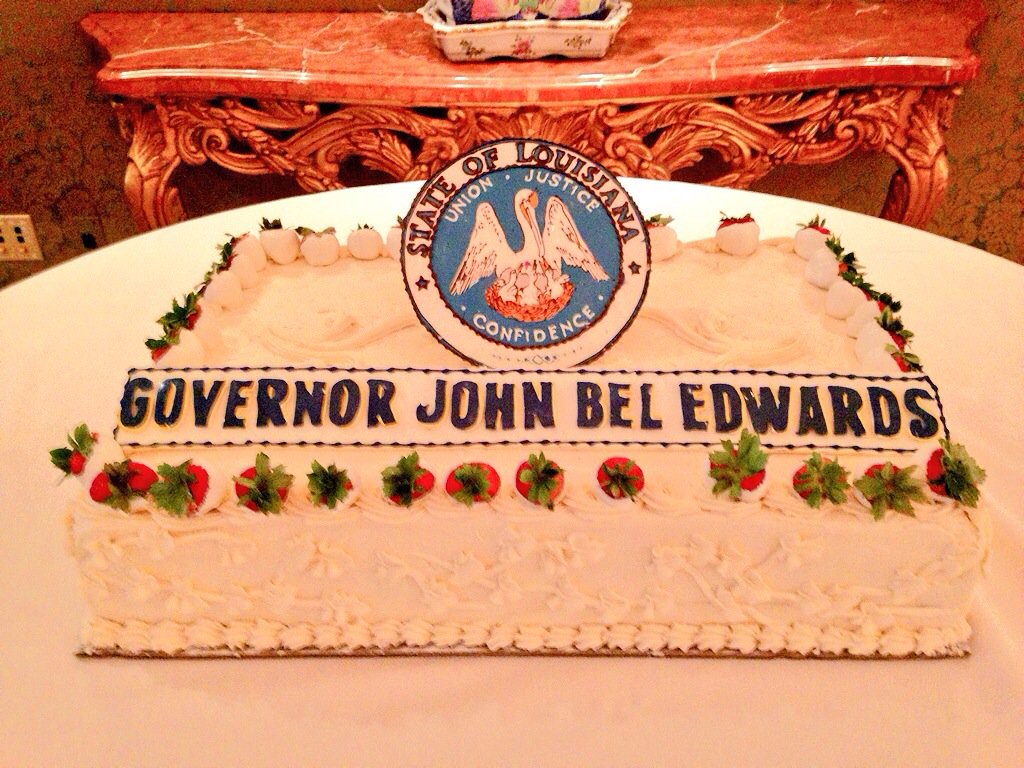 elizabethcrisp's tweet photo. Let them eat cake. #lagov https://t.co/XyEpw2ShoN