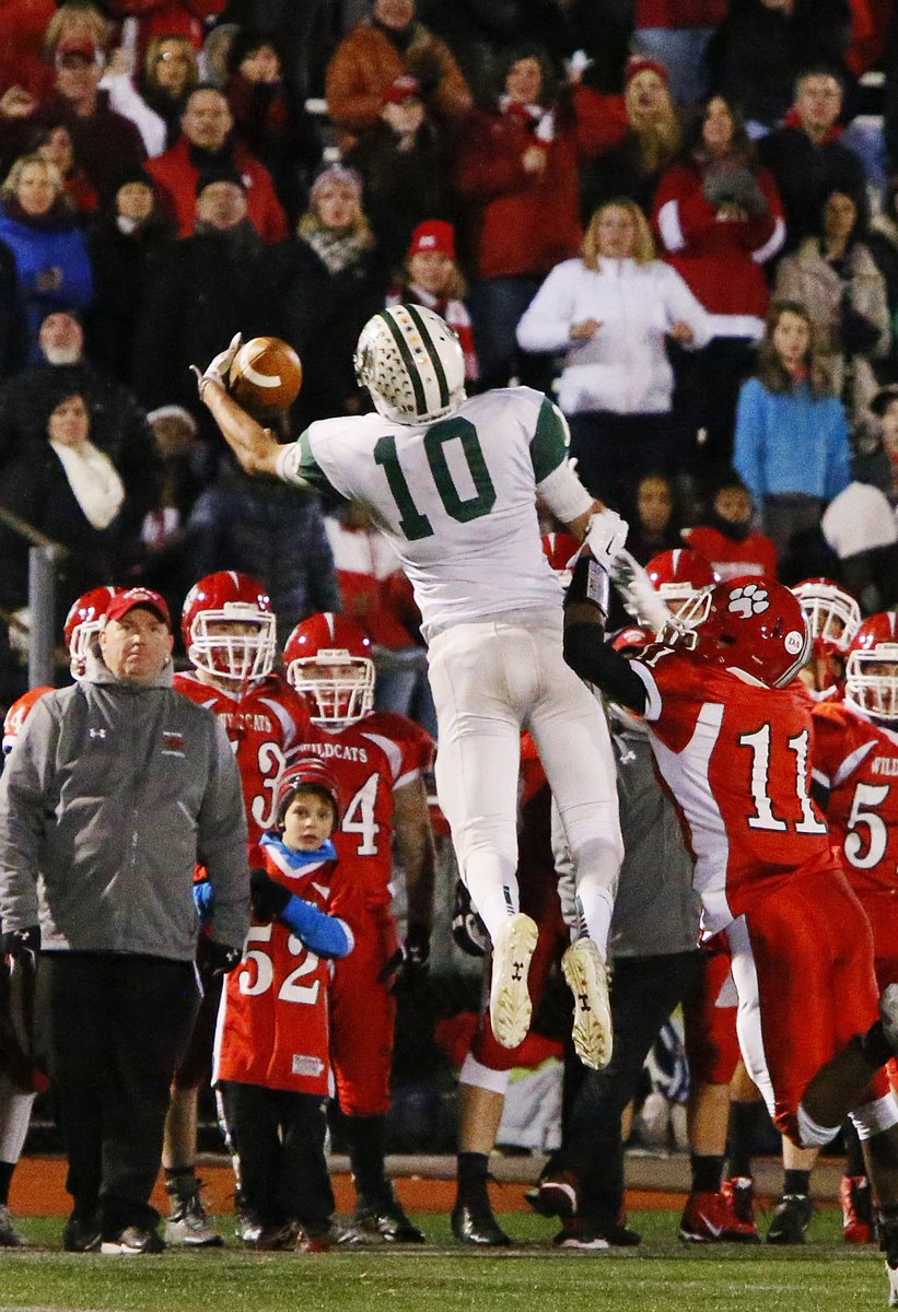SC_Varsity's tweet photo. Dartmouth knocks off previously undefeated Milton 27-24 in the State Semifinals 
STORY: https://t.co/K31vBHi91J https://t.co/4r3D1MVfwY