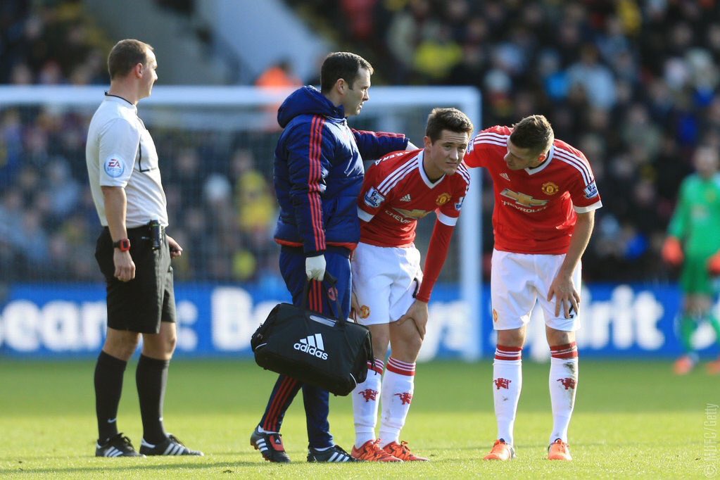 DevilUnitedFC's tweet image. LvG berharap Rooney dan Martial bisa bermain saat melawan PSV, Herrera dan Jones diperkirakan absen.