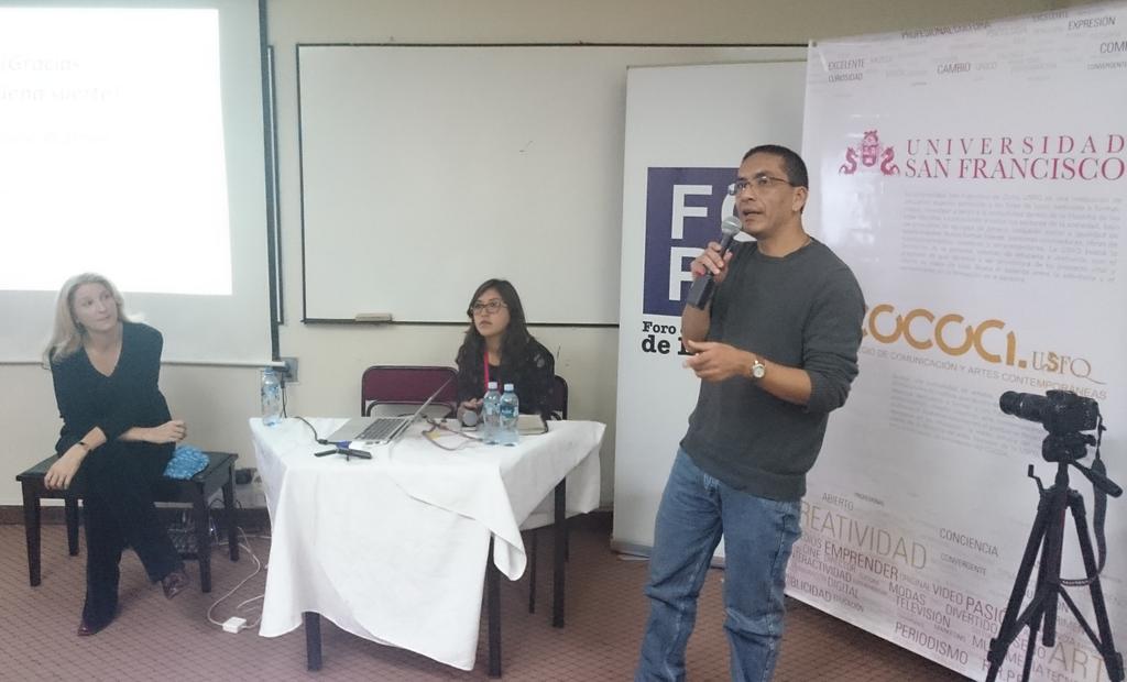 alexaverde2's tweet photo. @xavivire en #PerDebate15 presentando a la extraordinaria @janinewarner  que nos dejó la inquietud por emprender https://t.co/4UT6yn3JrD