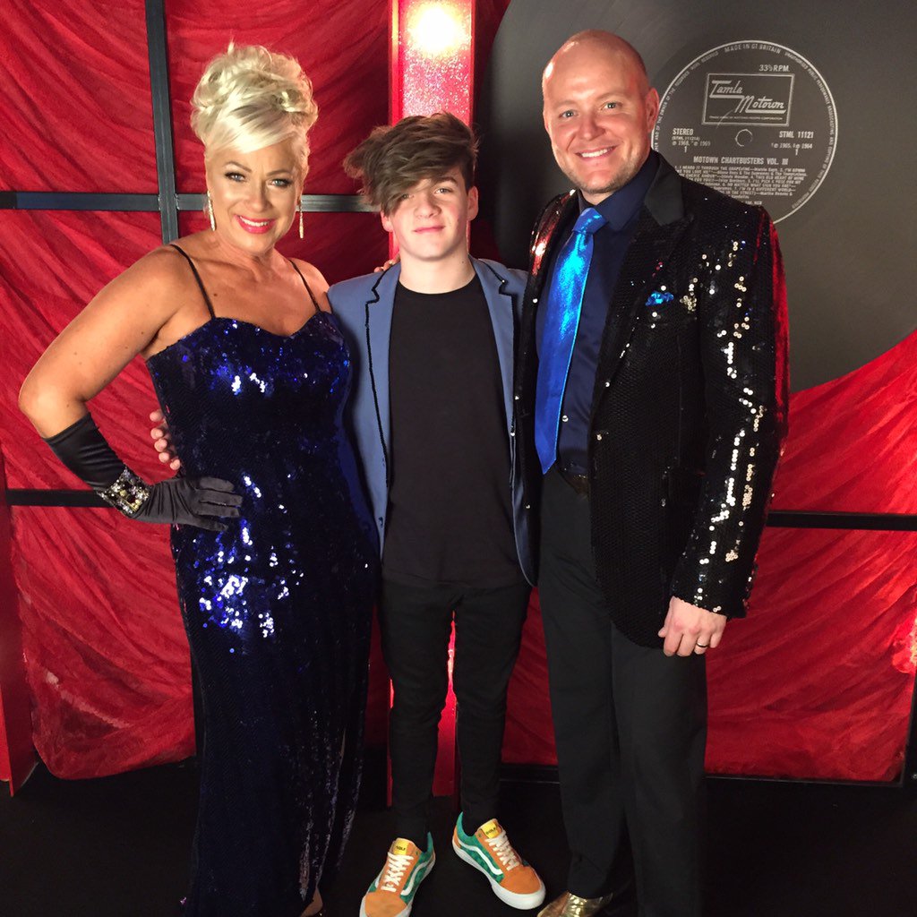 Denise Welch tweet media