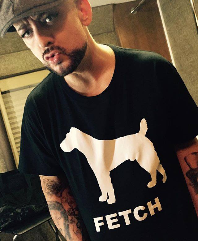 hottwerk's tweet photo. Very ltd stocks of #FetchRecords t shirts here! https://t.co/7luY9OcWRD #boygeorgefanfamily #BoyGeorge #housemusic https://t.co/XBMGSJbz24