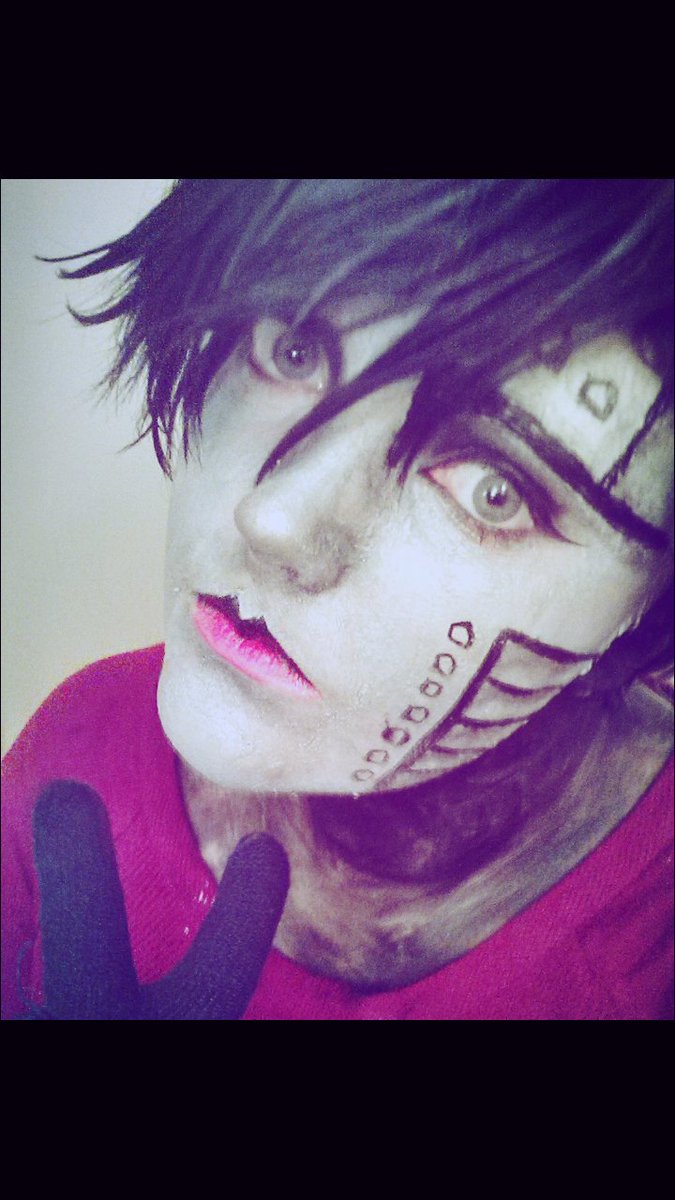 healeroftime's tweet photo. Mettaton ex cosplay makeup #cosplay #makeup #undertale https://t.co/NZvsBcCTec