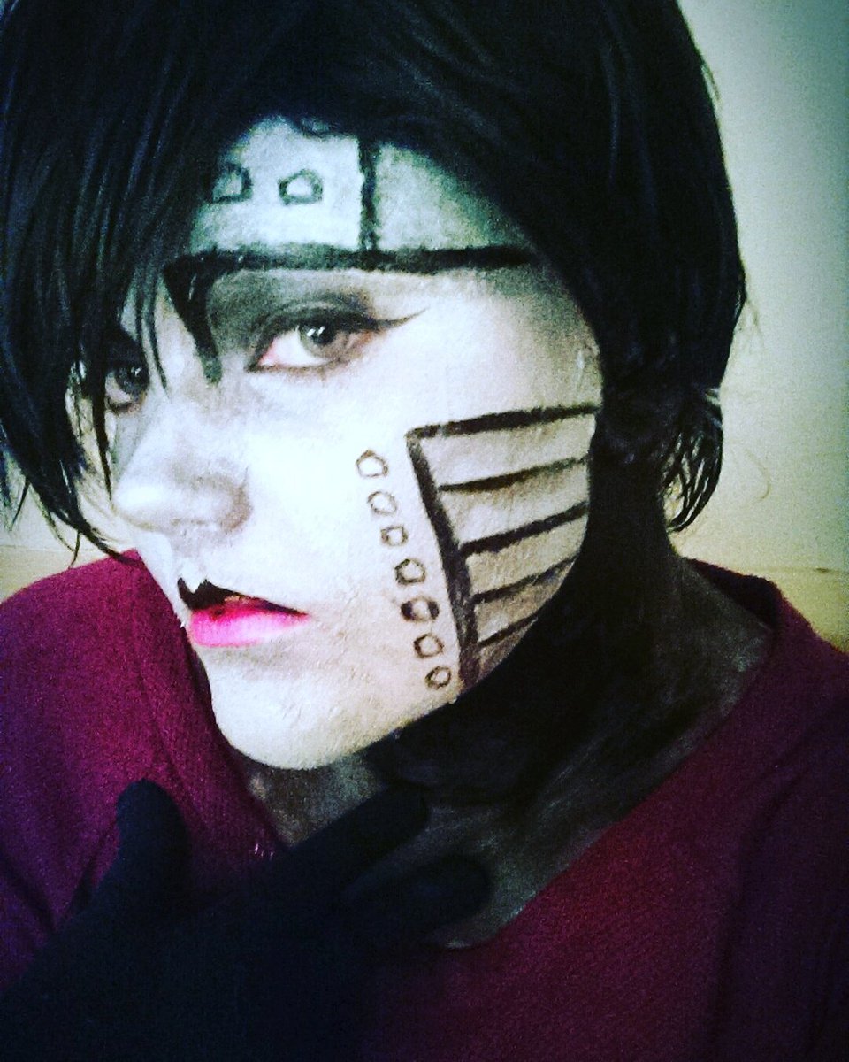 healeroftime's tweet photo. Mettaton ex cosplay makeup #cosplay #makeup #undertale https://t.co/NZvsBcCTec