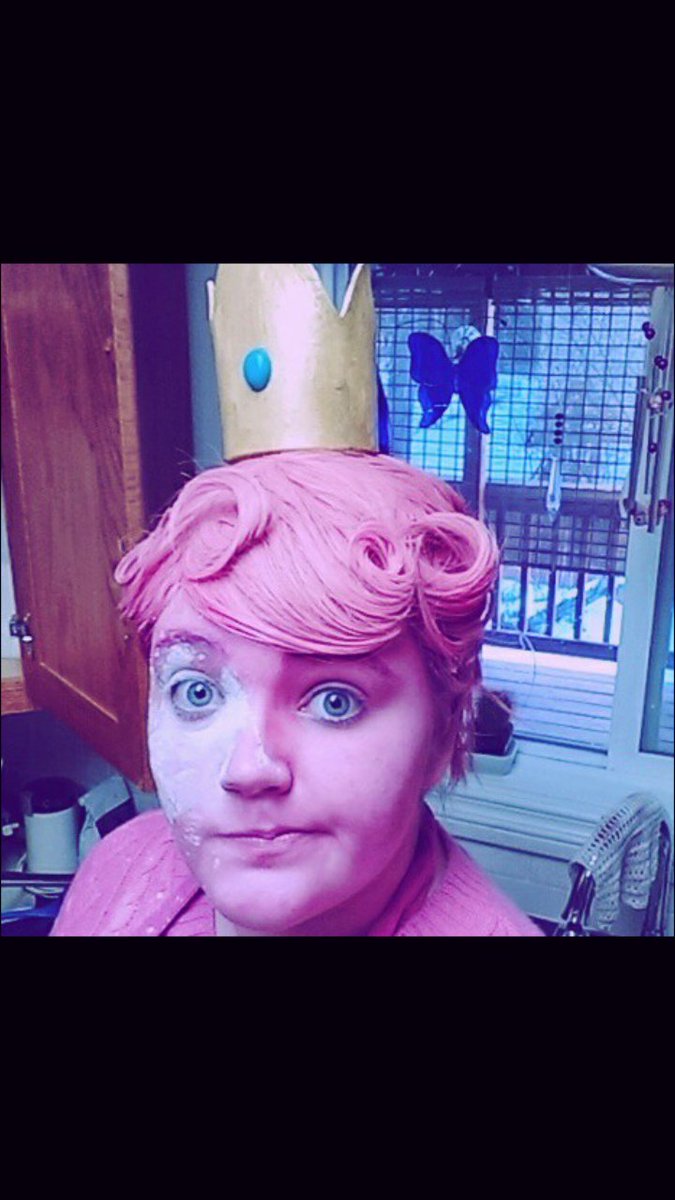 healeroftime's tweet photo. Enjoy some chef Gumball! #cosplay #AdventureTime https://t.co/qcOdemBtWs