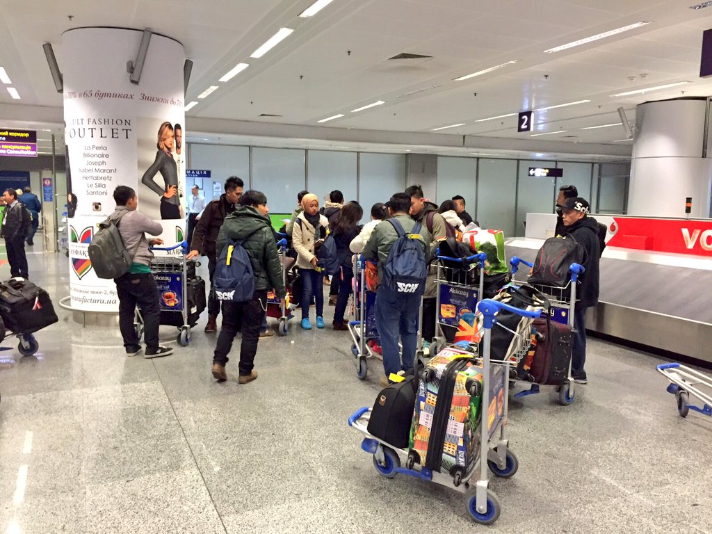angklungudjo's tweet photo. Baru dapat kabar tim kami baru saja tiba di Ukraina! Yeay! #AngklungPride5 #UDJO https://t.co/1YqIpo47Dl