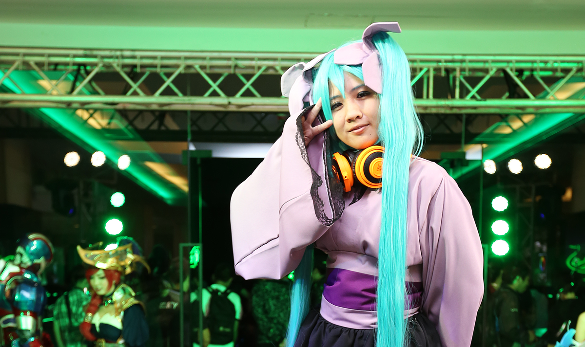 Razer's tweet photo. We have really kickass cosplayers out at #RazerStoreTH Bangkok. Swing by our opening weekend event if you're near. https://t.co/CoNEksvZQ2