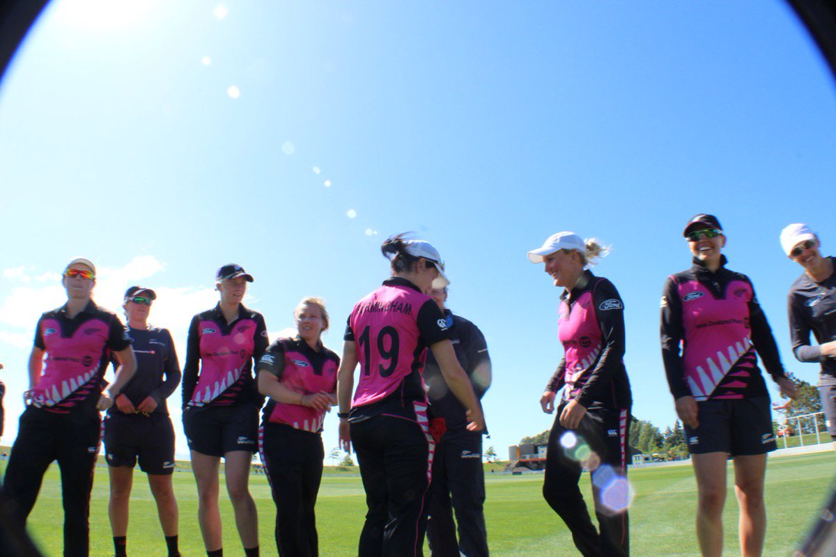 WHITE_FERNS's tweet photo. And a very happy birthday to our own @LizzyPerry96! We got you a 9wkt win & unbeaten Series to celebrate ;-) #WFvSL https://t.co/8SpTpo93yS