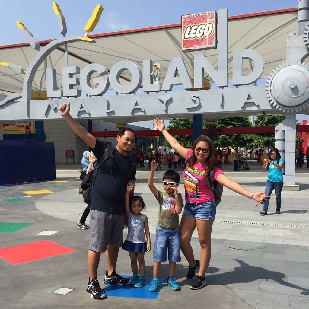 RIB_EYE11's tweet photo. #feeltheheat @ #legoland #ribs11 https://t.co/JYEYg2XHGV