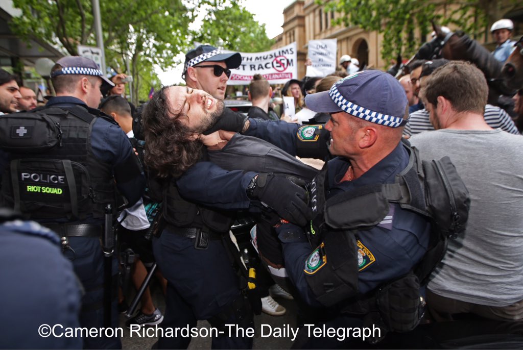 camcansnap's tweet photo. #Sydney police clash with #NoRoomForRacism protesting against #ReclaimAustralia #MartinPlace @dailytelegraph https://t.co/pjuiCqrKLZ