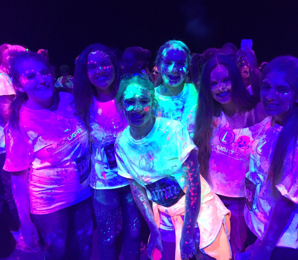 Delaneyraupp's tweet photo. Blacklight run with my ucamps family https://t.co/H2wc51TwHz