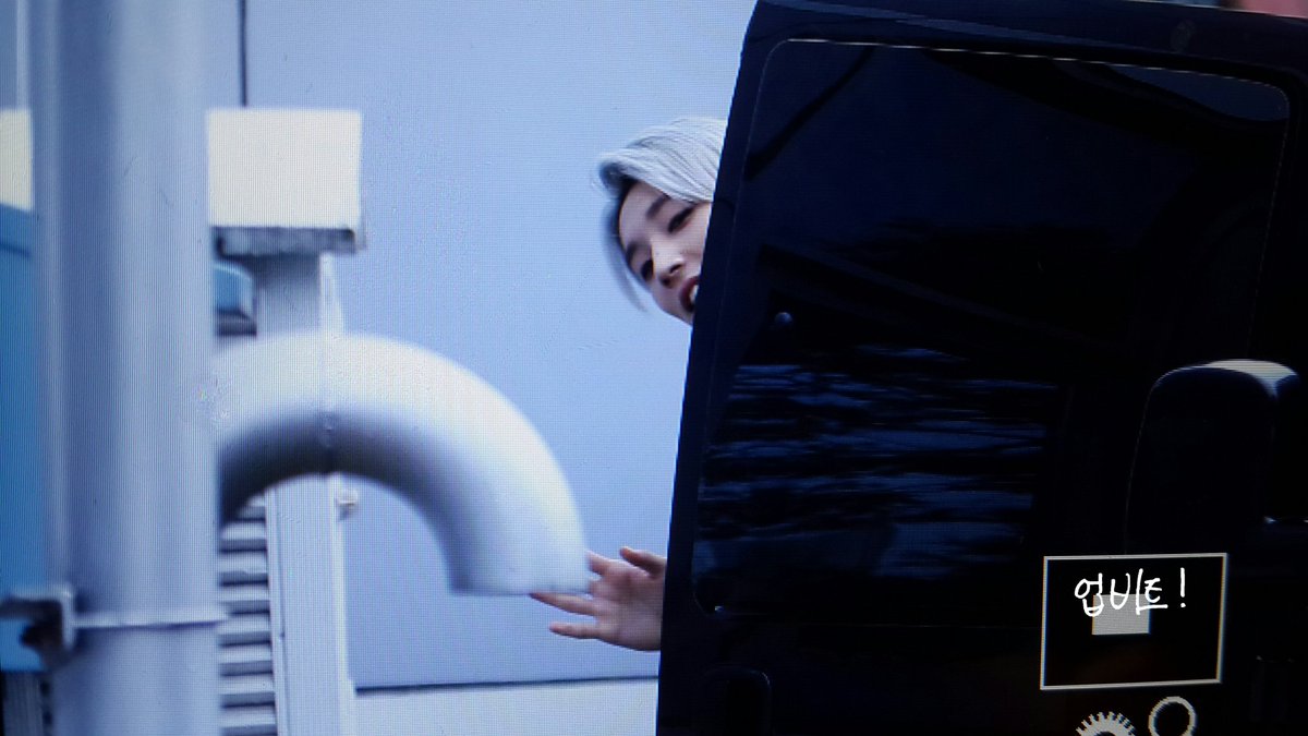 upbeat_950206's tweet photo. 151122 인기가요 #종업 #JONGUP
@BAP_Jongup 으앙 기여워😍 생방홧팅!! https://t.co/4BQ8mNkE6S