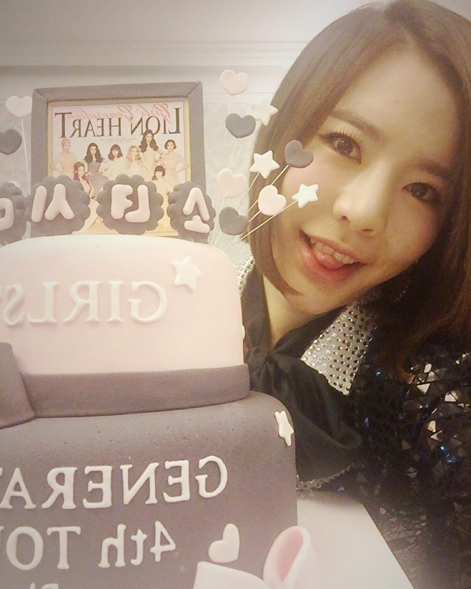 sunnystagram's tweet photo. [INSTAGRAM] svnnynight: 빨리 만나자~❤️ #phantasia #판타지아 #소녀시대콘서트 #소시콘 #gg https://t.co/Oy1LuVaYQD #sunnystagram https://t.co/Yqq0NRn0Zs