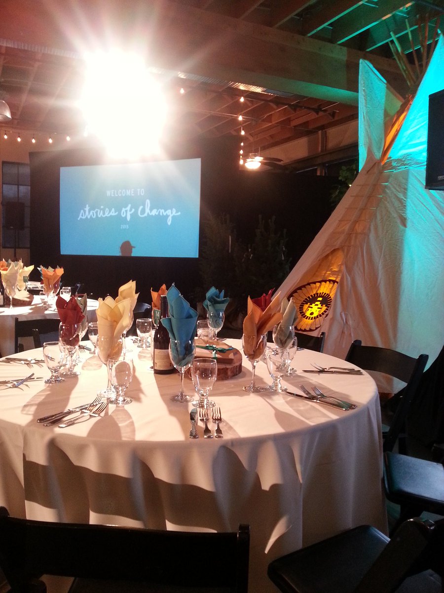 Think_AV's tweet image. Any plain room can be transformed with a little bit of #lighting.  #portlandevents #lighting #events #eventlife #pnw