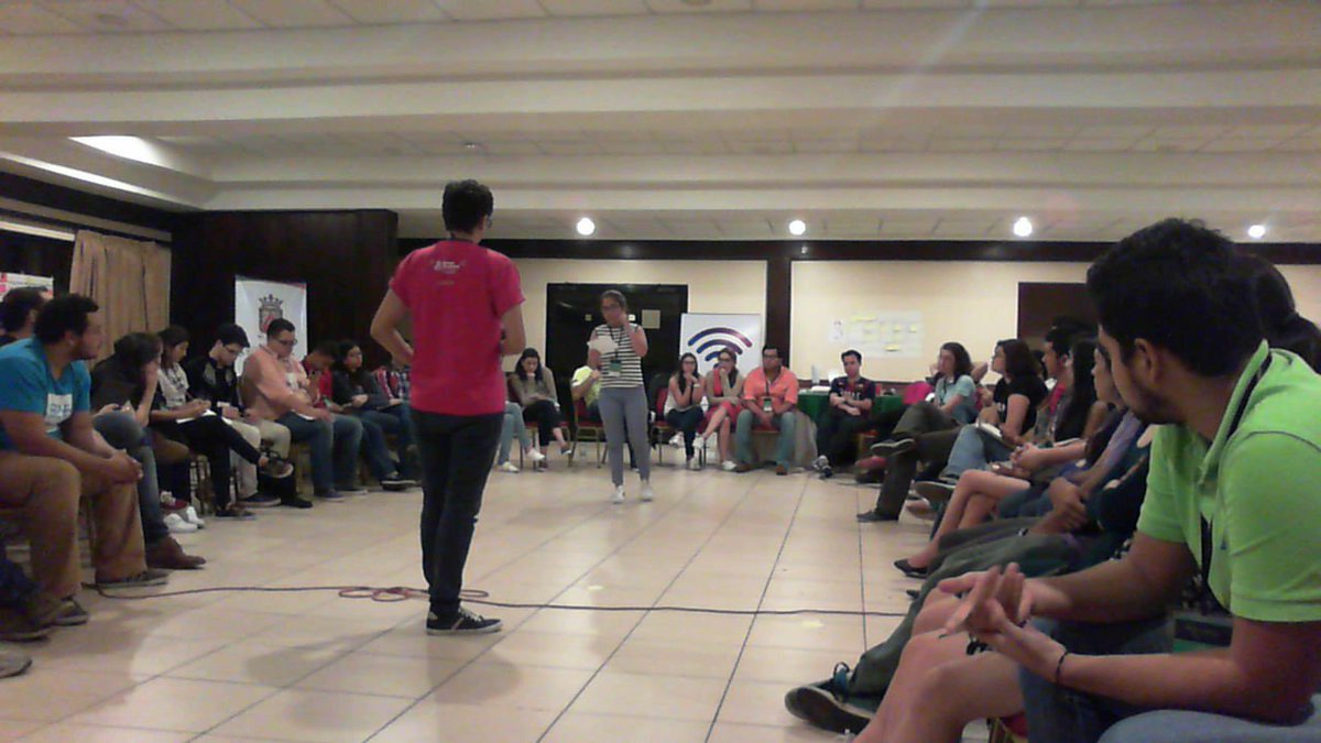 Midnight pitches  #Mentorias 
#SWMEGACentroamerica #SPS #Honduras #NoTalkAllAction #GSB2015 #CommunityLeaders