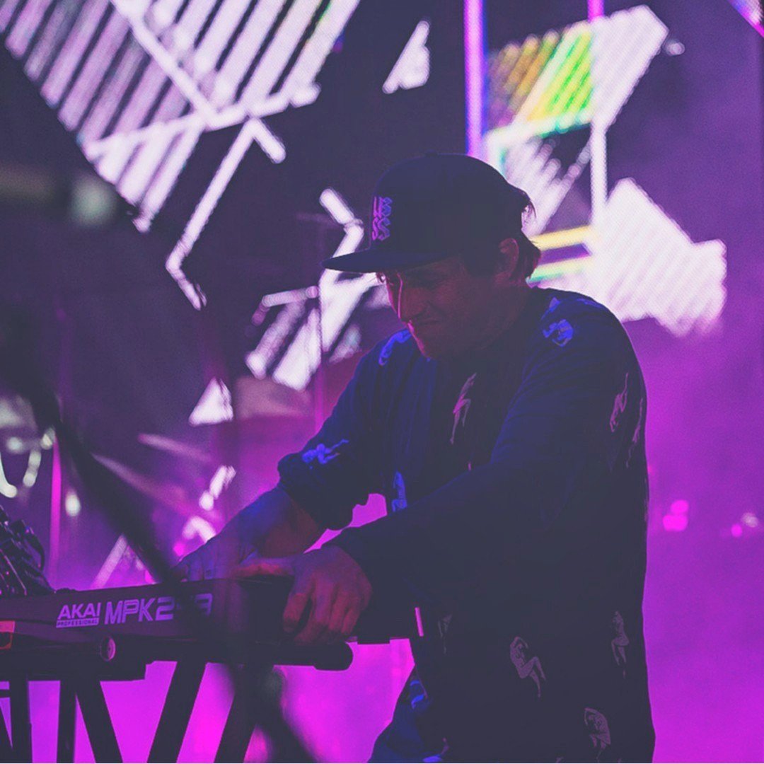 shapeshifternz's tweet photo. Nicky Research continuing to push the limits! #shiftersummer #shapeshifterlive #heavysoul #bassmusic https://t.co/MDIwDemutS