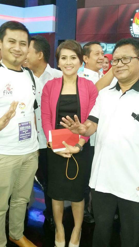 ak_andry's tweet photo. Nuhun teh @CindySistyarani dan @KompasTV https://t.co/24kDBjaOqV