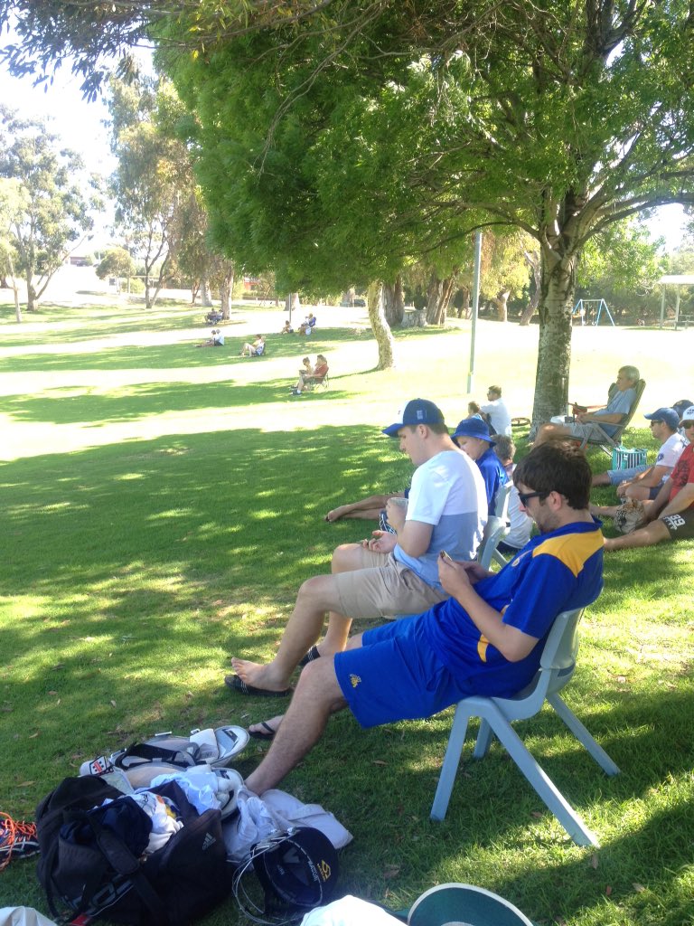 Cam_Dougie's tweet photo. Quite a few punters on the hill enjoying some T20 action @DCCCbulldogs #WASTCA https://t.co/JG6Jsl9y5h
