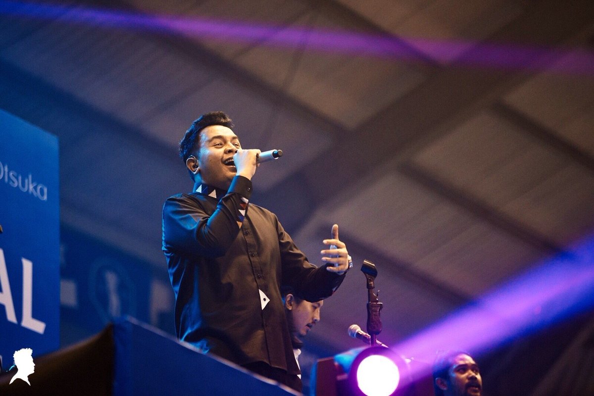 musiktulus's tweet photo. Terima kasih banyak teman-teman untuk keseruan semalam di #PSFC2015!
Sampai jumpa lagi Bandung!

#DokumentasiTULUS https://t.co/2Awtgicidf