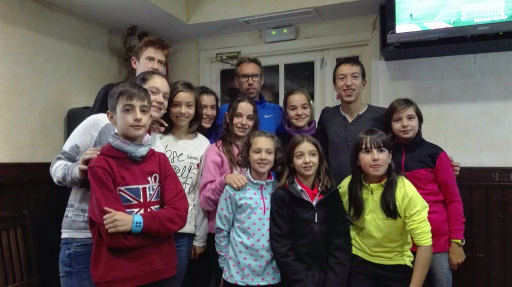 newrunners2014's tweet photo. Gran visita en la cena del gran @CaugRicardo  con nuestros chicos @RunningLeon @deporteschorco #run #running https://t.co/0wAHJdxAnv