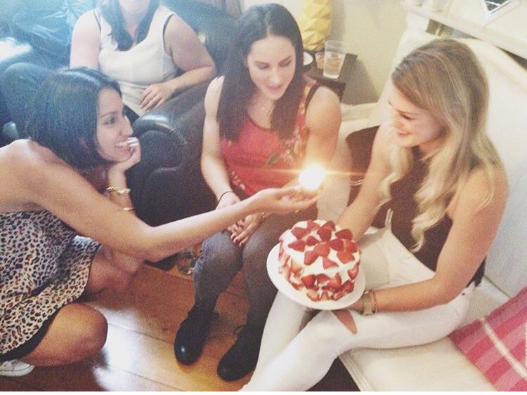 ZFMWood's tweet photo. Amazing birthday weekend. That #cake though 😍 https://t.co/pHjBmWdgc7