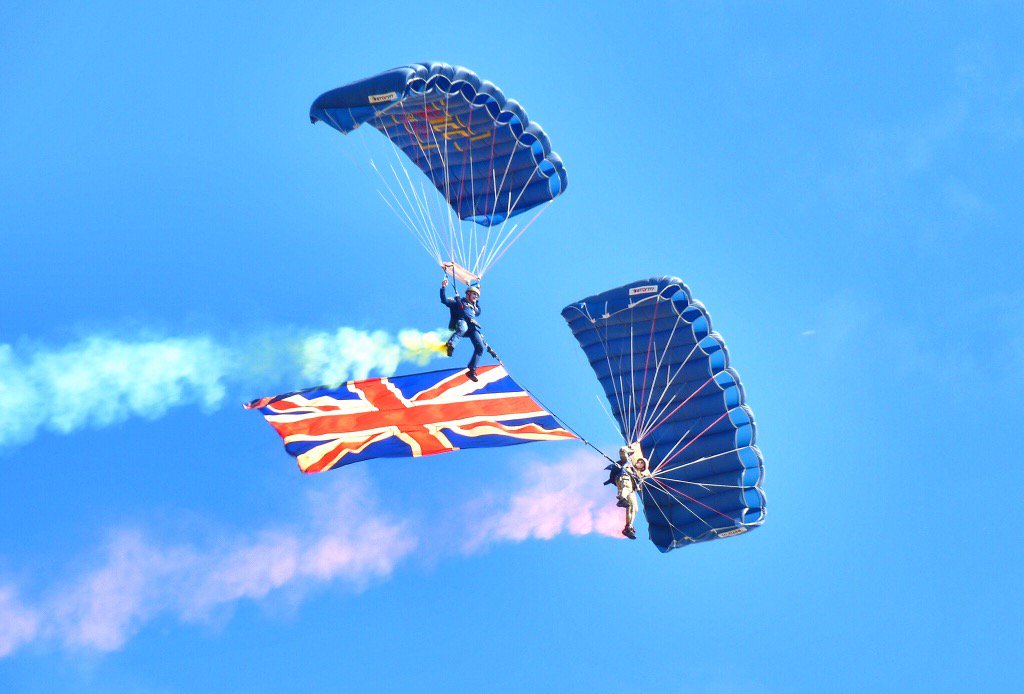 Finding pics on the Internet @ClactonAirShow @rhqpwrr @pandocruises @BritishArmy @1PWRR @TSAConsulting #Free-PR