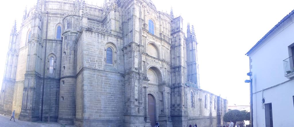 EstherLourdes15's tweet photo. #スペイン #Plasencia #Extremadura #Spain #西班牙 https://t.co/Xm9FTX5SOC #PuenteDiciembre #INTUR2015 #ITB2015 #FITUR2016 https://t.co/kM0lReUc3U