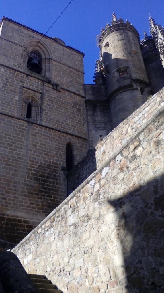 Juanluis95mix's tweet photo. #スペイン #Plasencia #Extremadura #Spain #西班牙 https://t.co/50n014nd7H #PuenteDiciembre #INTUR2015 #ITB2015 #FITUR2016 https://t.co/RXZFfvOTtE