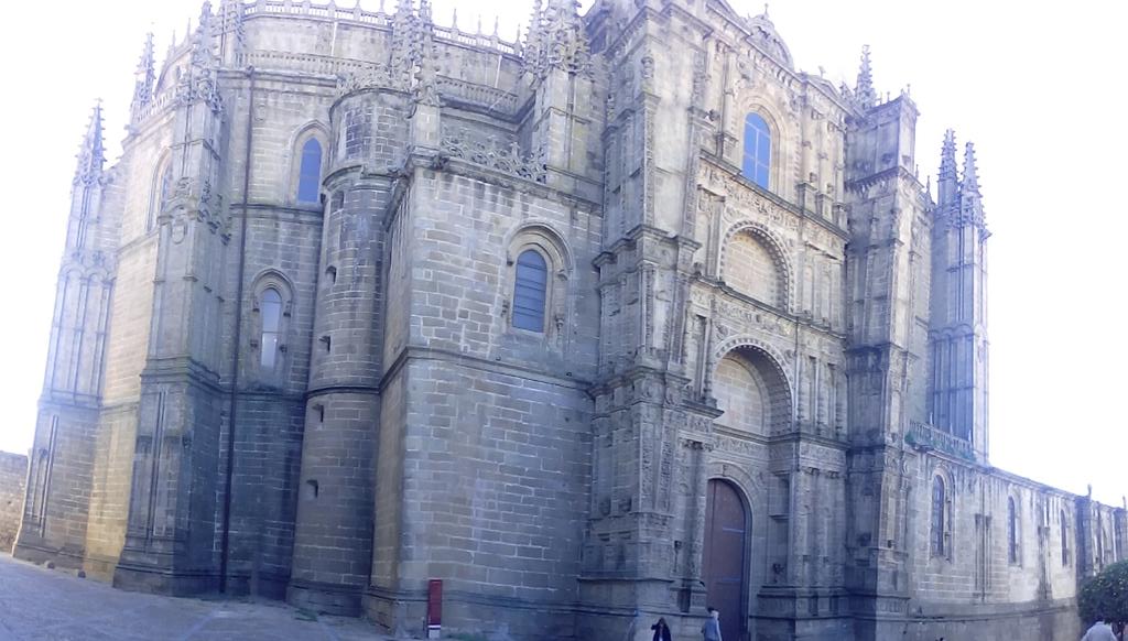 Juanluis95mix's tweet photo. #スペイン #Plasencia #Extremadura #Spain #西班牙 https://t.co/50n014nd7H #PuenteDiciembre #INTUR2015 #ITB2015 #FITUR2016 https://t.co/Y6EY4zfTPw