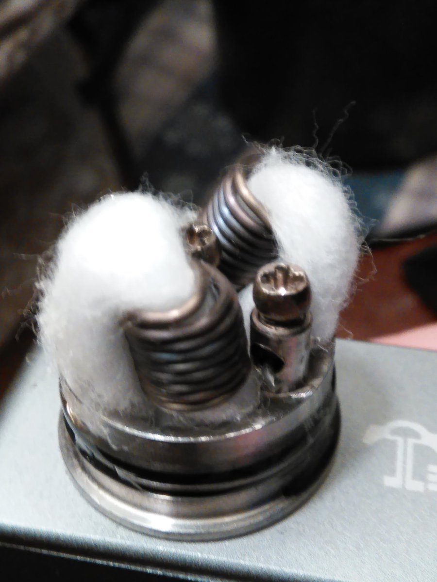 TheVapingNation's tweet photo. 20 gauge coils. Ya they are rather large..
#vape #EVaporHut #TheVapingNation VapingShow #Ecig #VapePorn #VaoeLife https://t.co/TOUEpwpSYr