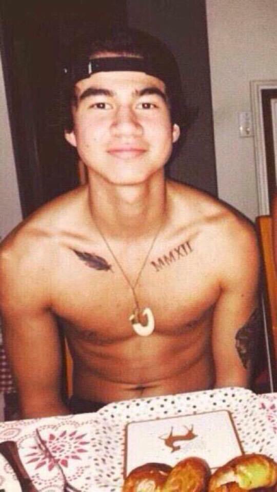 J_Pacee's tweet photo. @5sosworldalerts my sunshine #WeLoveYouCalum https://t.co/agmPsxayf4