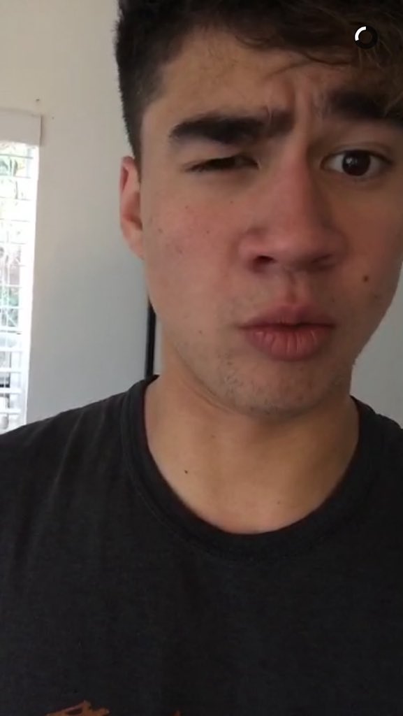lxhemms's tweet photo. @5sosworldalerts #WeLoveYouCalum https://t.co/MUE6cxDSZH