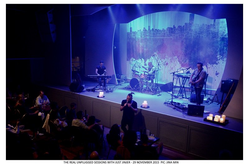 #RealUnplugged just got very intimate with Ard from <a href="/justjinjer/">Just Jinjer</a> getting up-close with the crowd here at <a href="/TheVenueMA/">The Venue</a>