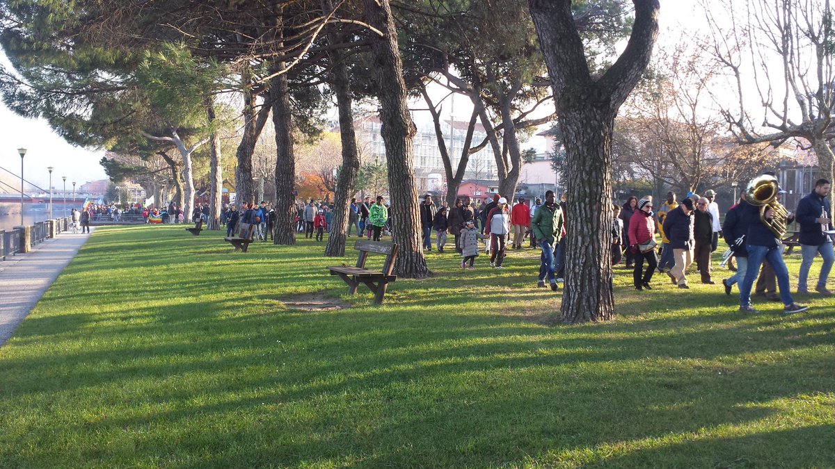 Partecipazione incredibile alla #marciaperilclima a Germignaga! Che festa!