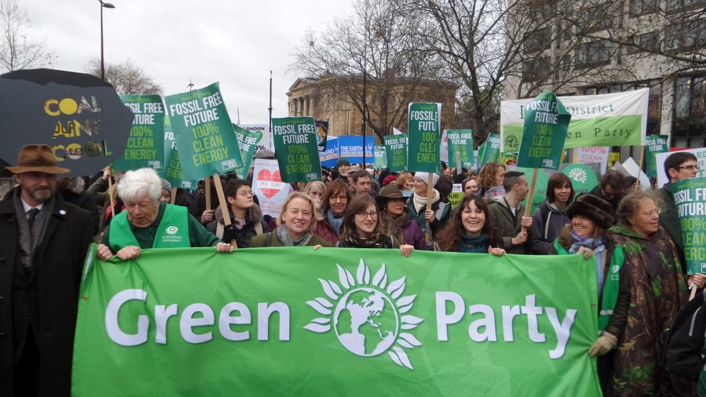 TheGreenParty's tweet photo. We demand urgent action at #COP21 &amp; are marching for a fossil free 100% clean energy future. It can &amp; must happen! https://t.co/HigN1V2O5u