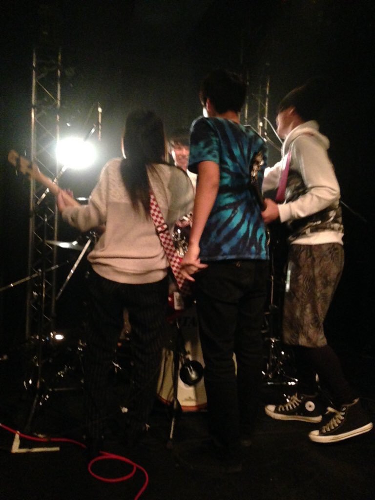 kissofthelegend's tweet photo. 小田原姿麗人じもっ祭DAY２お疲れ様でした！
とっても楽しかったです。
今日関わってくれた人に感謝し、これからも反省点をこくふくして頑張ります💪

ギターのあゆむくんサポートありがとうございました楽しかった🙏 https://t.co/oxNusZoctZ