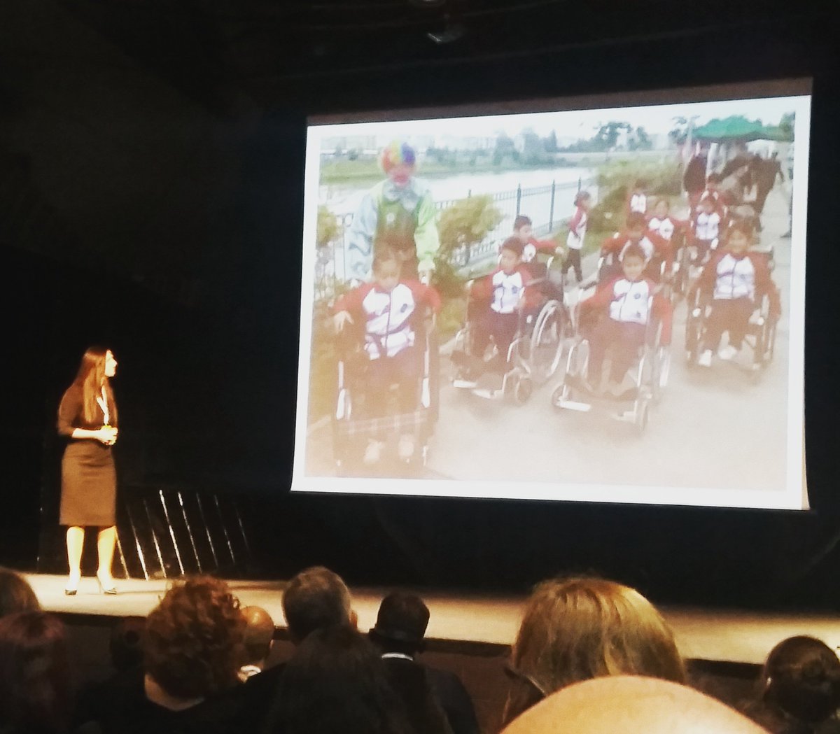 rcsec_office's tweet photo. Gördüğümüz en ilham verici öğretmenlerden biri, Dilek Livaneli, köy okullarındaki hikayesini anlatıyor! #fez2015 https://t.co/F3PYcstNCE