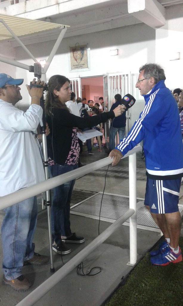 juarezvannesaj's tweet photo. Imagenes del test match organizado por la @atahockey de  @KirisJuan para @MasDeportesTuc @canal10tucuman1 https://t.co/RaCaowvtAx