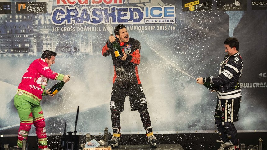 RMCSportExtreme's tweet photo. C'est finalement @CameronNaasz qui remporte la 1ère étape des @CrashedIce ! Tristan #Dugerdil finit 7ème ! https://t.co/s2h8k7OCrK