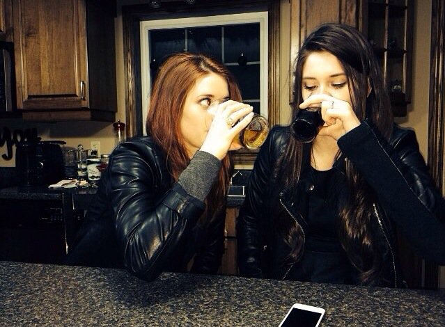 _bnancekivell's tweet photo. Happy birthday to my seester and bestfriend, thanks for looking like me so I can use ur ID 💜🍷 have a wonderful day!! https://t.co/BVPI70bbkt