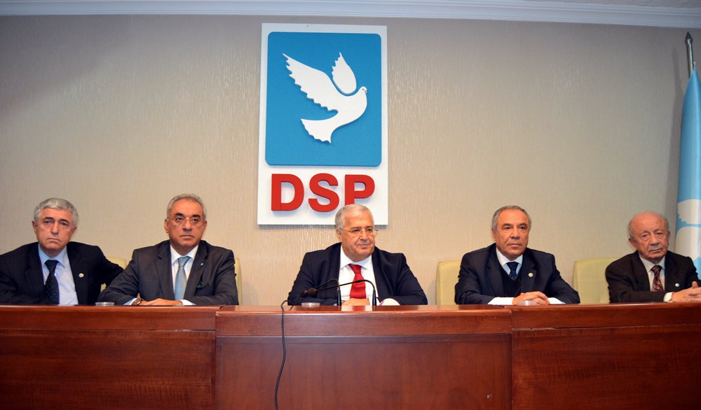 DSPGenelMerkezi's tweet photo. DSP LİDERİ @MASUMTURKER, OLAĞANÜSTÜ KURULTAYDA ADAY OLMAYACAĞINI AÇIKLADI.. https://t.co/6iB5a9Vvx4 https://t.co/SlGNjwO8M9