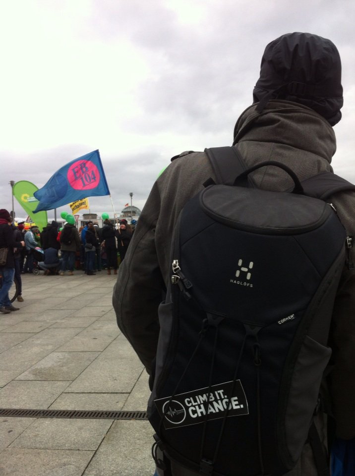 bifbabs's tweet photo. At the Berlin #climatechange march today, Reichstag in the background. climb it. change. @twofive0 https://t.co/2l6LYMRylg