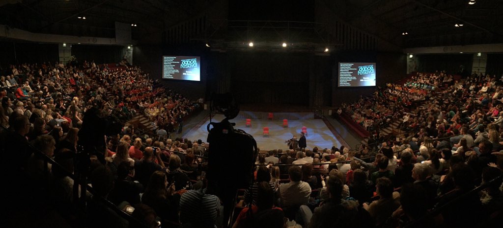 studio8steve's tweet image. @colin_clp looks like a big one tonight! ;-) #ysdf15