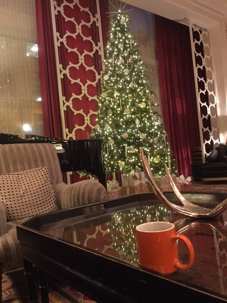 julieferg's tweet image. Up too early on a Sunday means I get to enjoy this quiet and beautiful #Kimpton lobby. #coffee #timezonechallenges