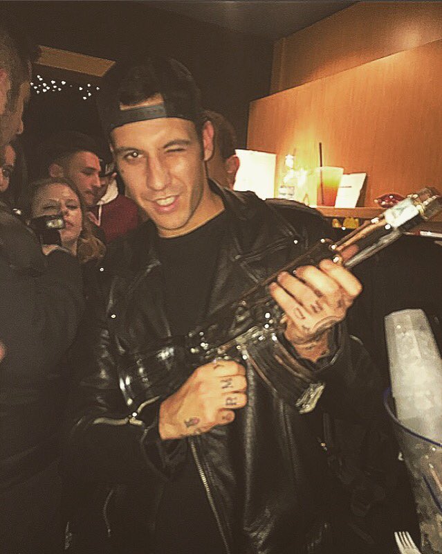 freddepalma's tweet photo. Ieri sera ero armato di vodka ahah 🚀🚀 https://t.co/XeO0xQMZ1o