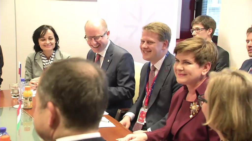 eucotracker's tweet photo. Meeting of the Visegrad Group ahead of the EU-Turkey summit, a first for new Polish PM @BeataSzydlo. @CZSecStateEU https://t.co/h2tyFFfdhs