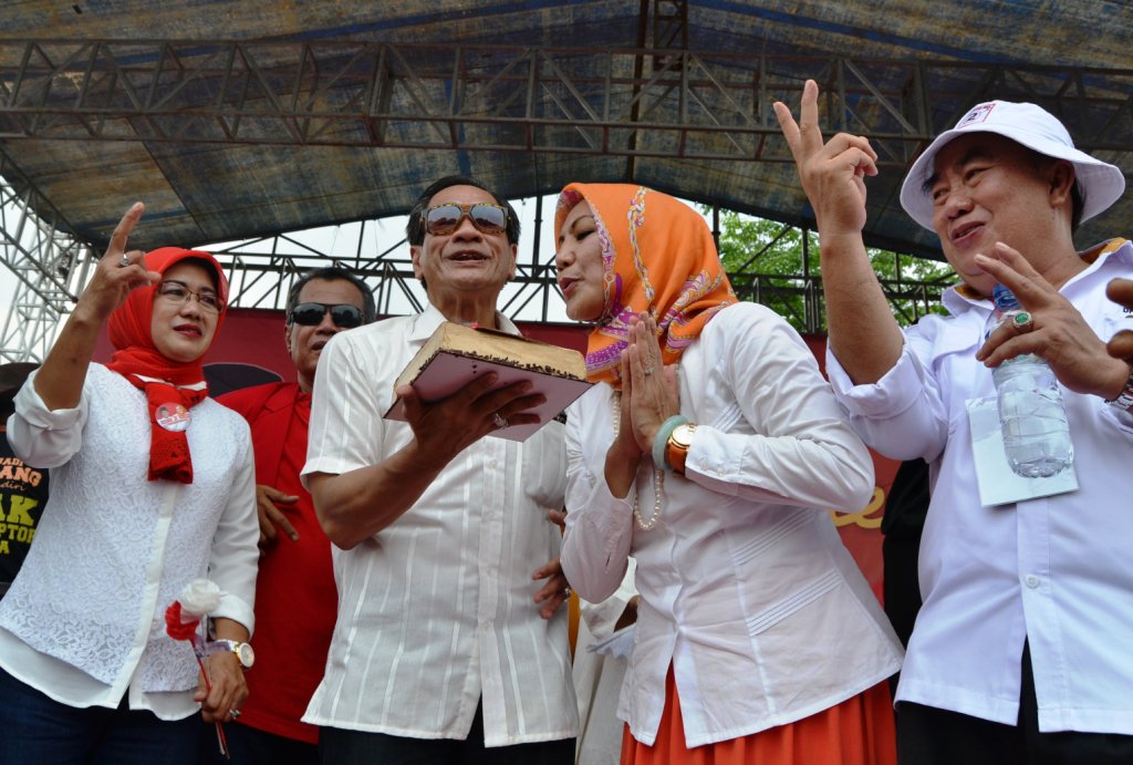 Ciee cie ada yg ultah :) Selamat panjang usia ya, Bu. Semoga impian #TangselSehat tercapai.. Amiin.. #Tangsel2Jari
