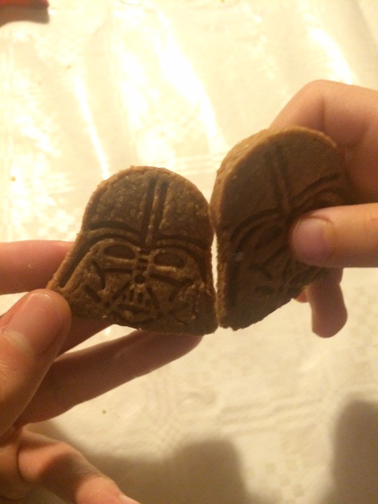 Komm auf die dunkle Seite, wir haben Kekse! #todessternbäckerei